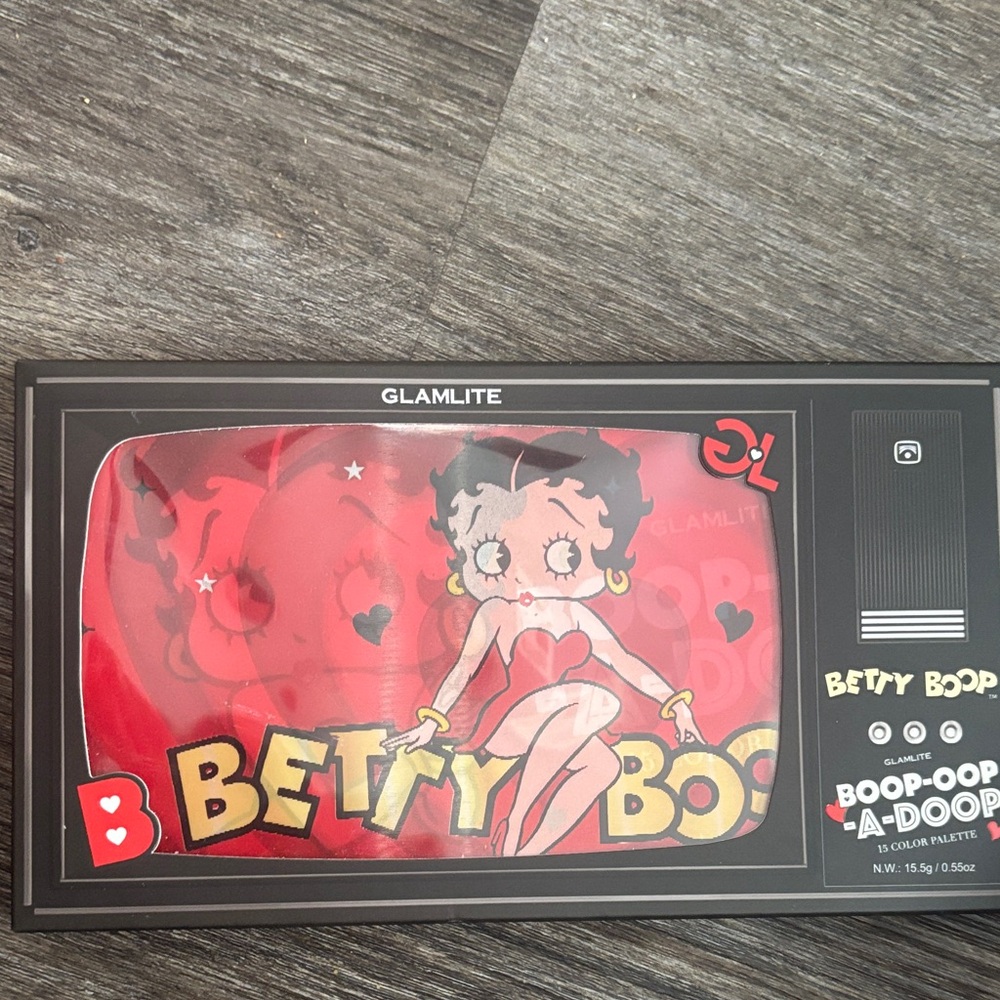 Betty Boop Red Glam Eyeshadow Set